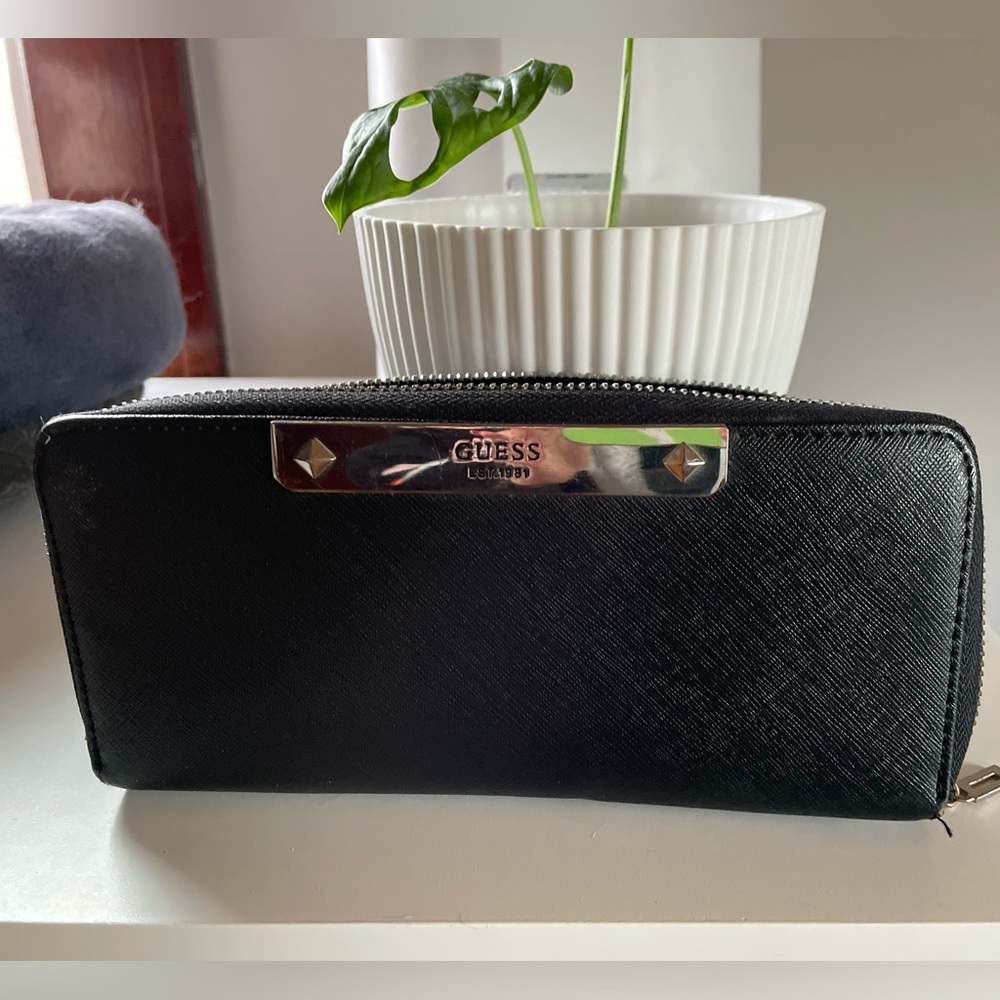 Guess wallet